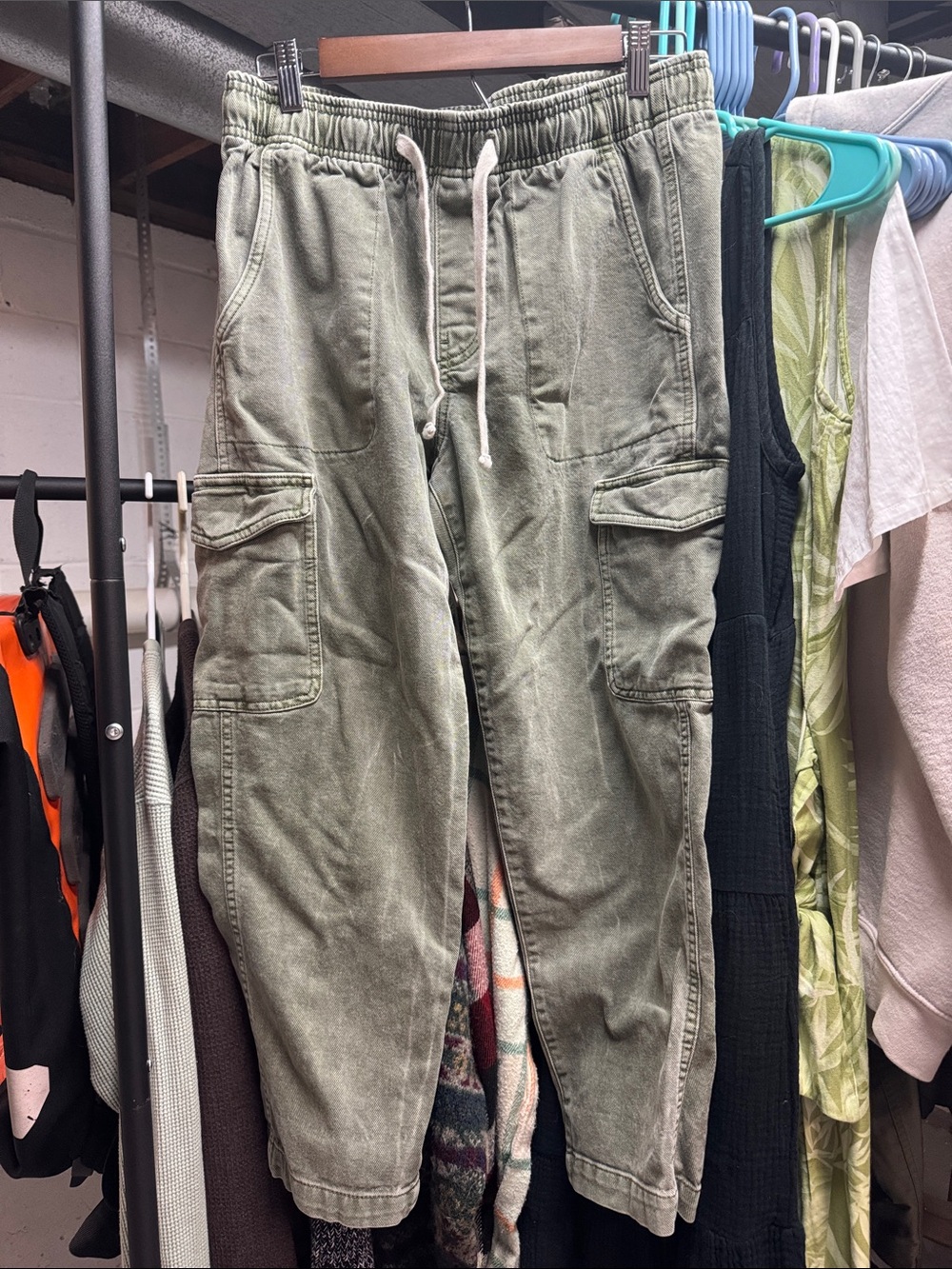 GAP Men's Olive Cargo Easy Jean